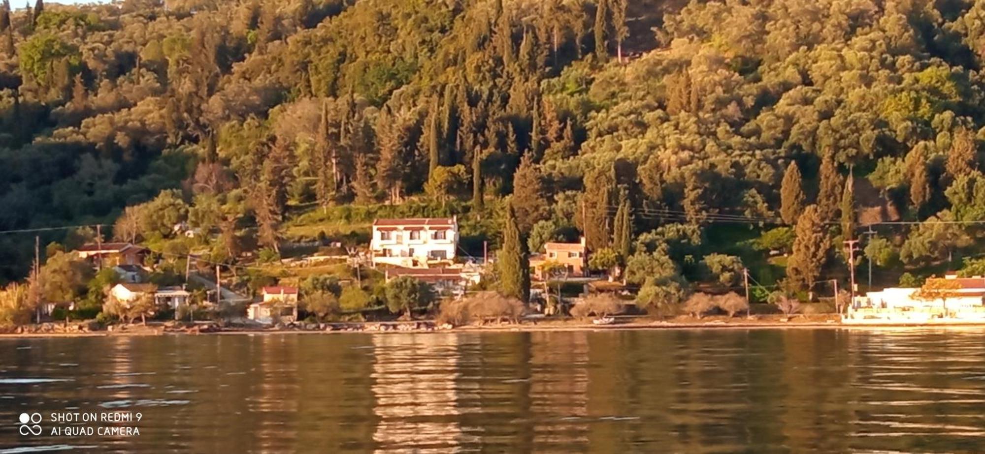 Aliki Studios Букари Екстериор снимка
